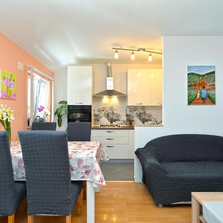 Apartman Eda Pula Buitenkant foto