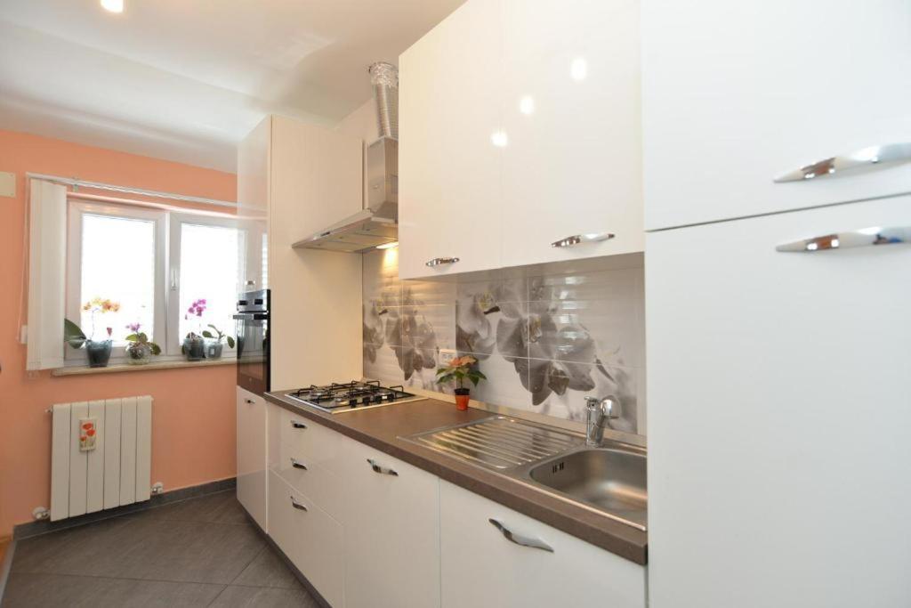 Apartman Eda Pula Buitenkant foto