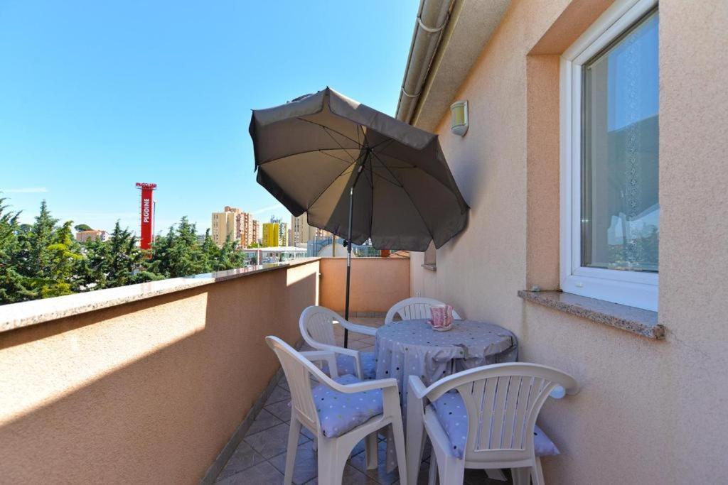 Apartman Eda Pula Buitenkant foto