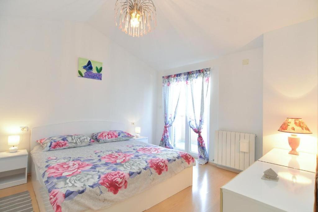 Apartman Eda Pula Buitenkant foto