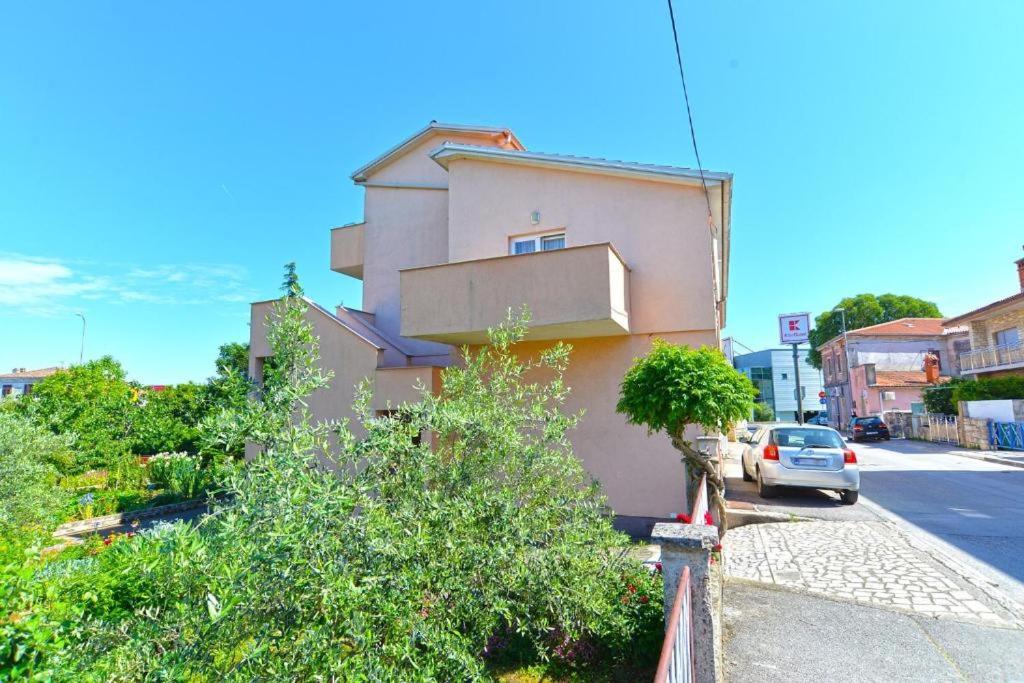 Apartman Eda Pula Buitenkant foto