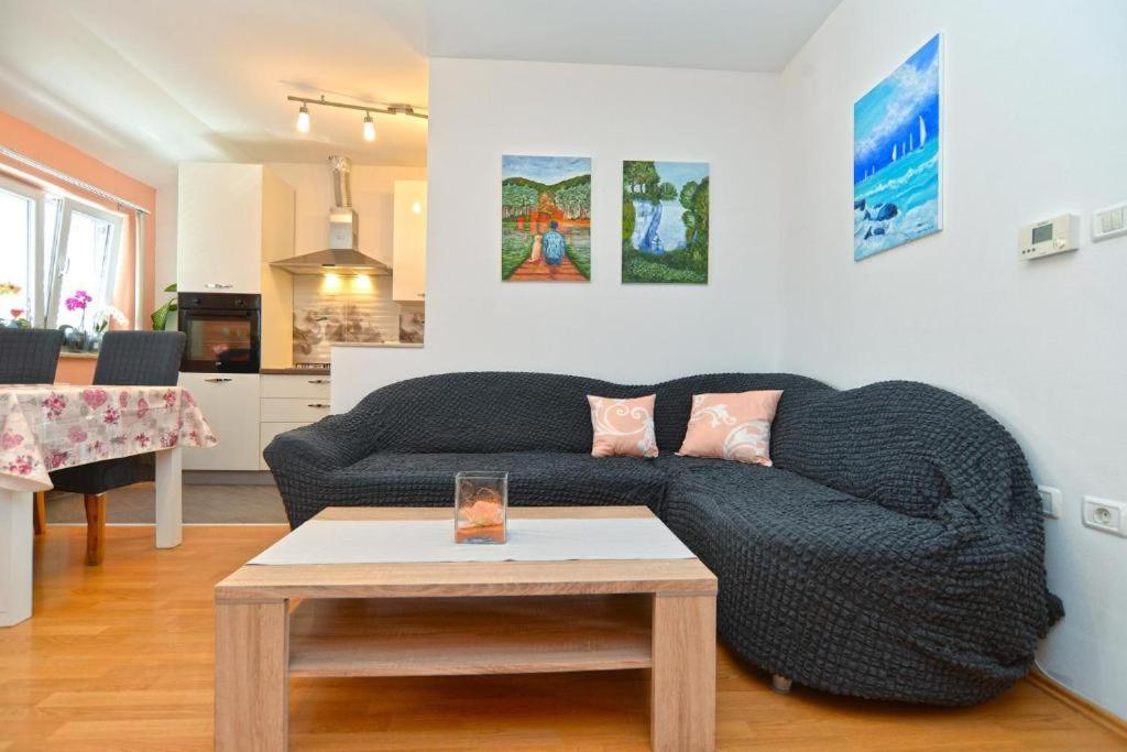 Apartman Eda Pula Buitenkant foto
