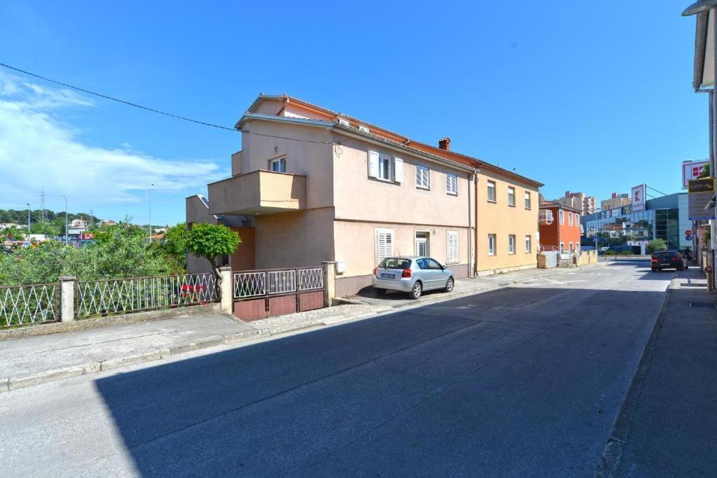 Apartman Eda Pula Buitenkant foto
